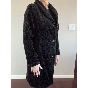 1 Madison Boulce Black Mid Length Long Sleeved 3 Button Coat